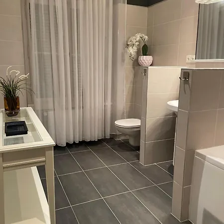 Wienerwald Residenz Hotel apartamentowy Baden bei Wien