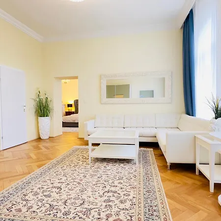 Wienerwald Residenz מלון דירות באדן